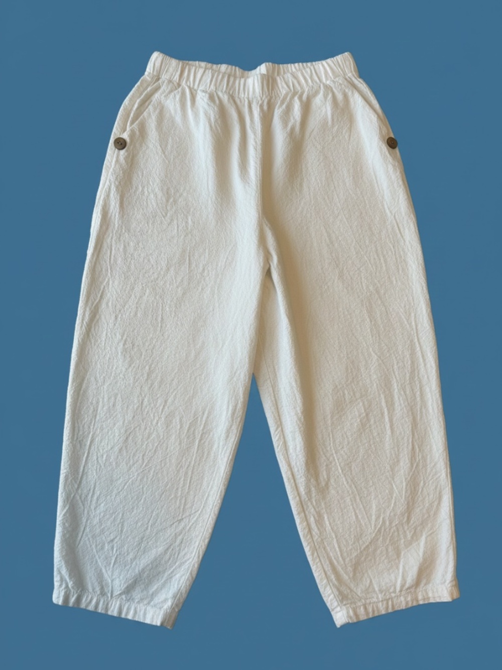 Crinkle material capri pants